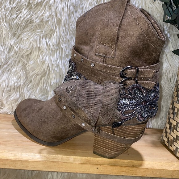 🤠-Not Rated Western Heeled Boots-🤠 - Picture 5 of 8